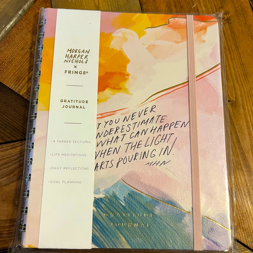 NWT gratitude journal, noted & affirmations inside! Great gift or for yourself!